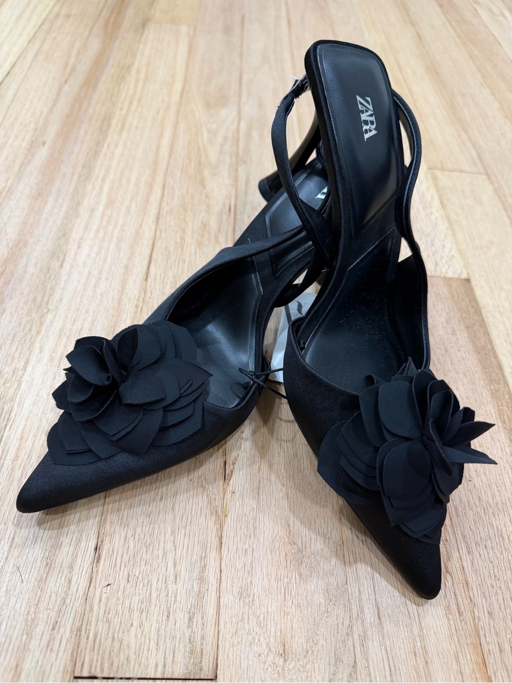 Pointed Slingback Heels with Layered Floral Appliqué - Picture 12 of 12